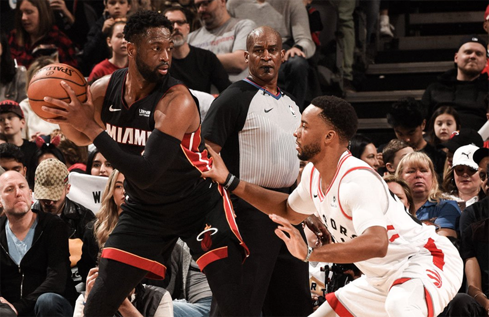 Toronto Raptors không xả kèo, Dwyane Wade đối diện nguy cơ nghỉ Playoffs sau hiệp phụ căng thẳng Toronto Raptors không xả kèo, Dwyane Wade đối diện nguy cơ nghỉ Playoffs sau hiệp phụ căng thẳng
